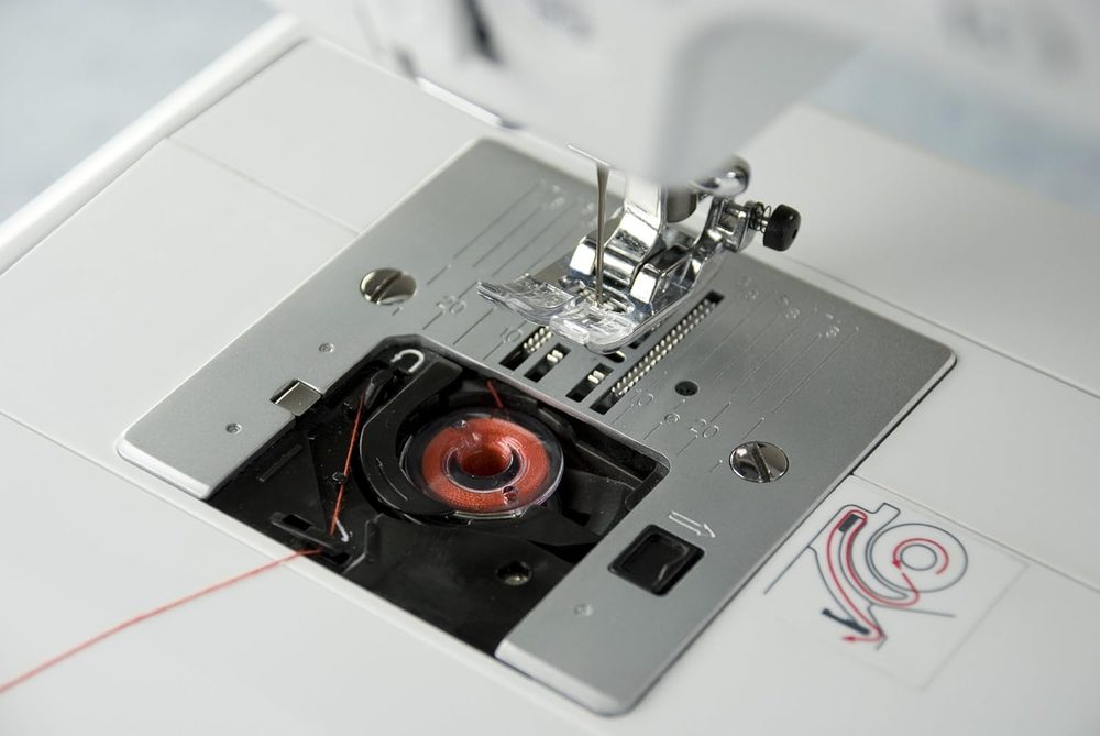 Carina Comfort Nähmaschine mit 40 Stichprogrammen & Einfädelhilfe – Ansicht 3